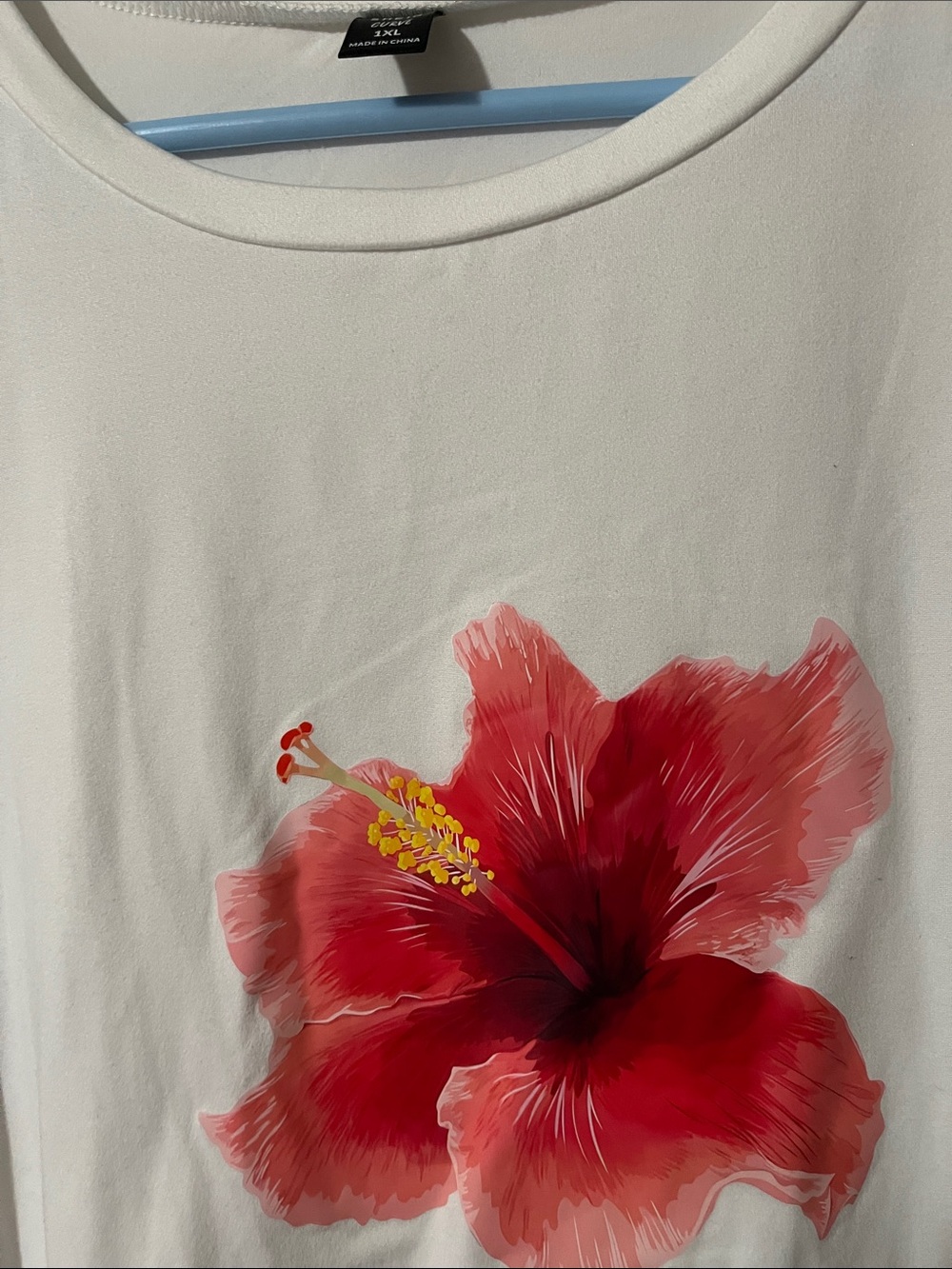 SHEIN White Tee with Red Hibiscus Print - Picture 2 of 3